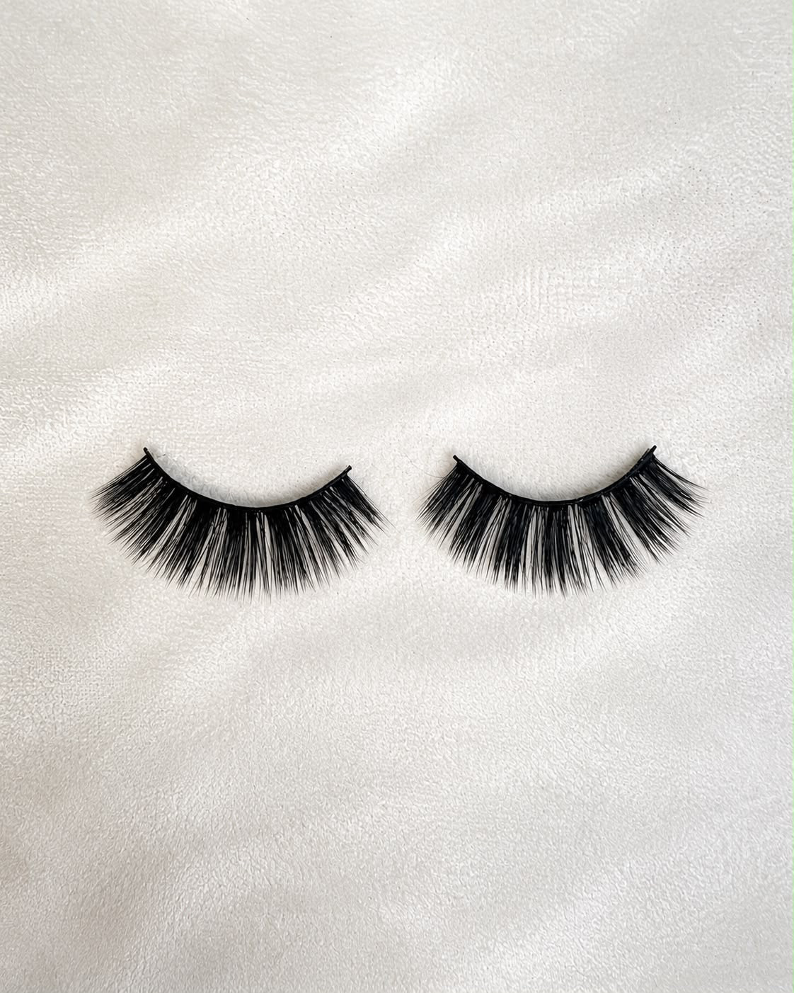 VYNKL lashes- Los Angeles
