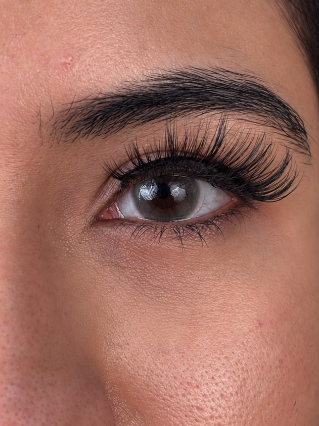 VYNKL lashes- Florence